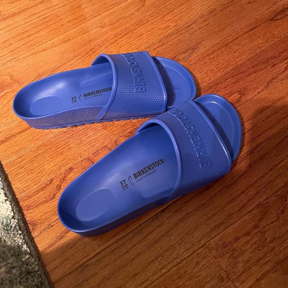 *NEVER WORN* Bikenstock Slippers SIZE 7 in Bright Blue